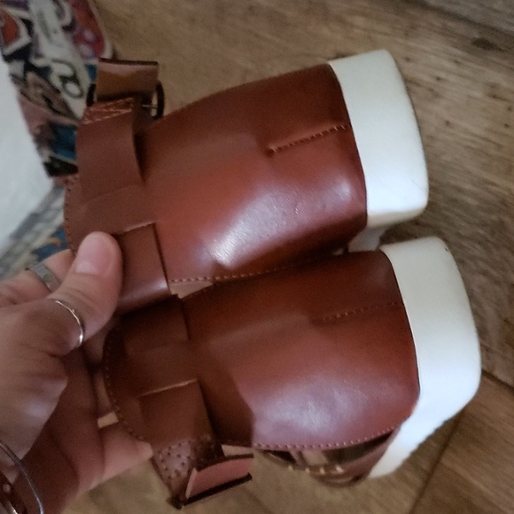 Air Underground Sandal Woman Size 8M - Picture 3 of 4